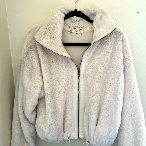 Sinuous Zip Up - Picture 2 of 3